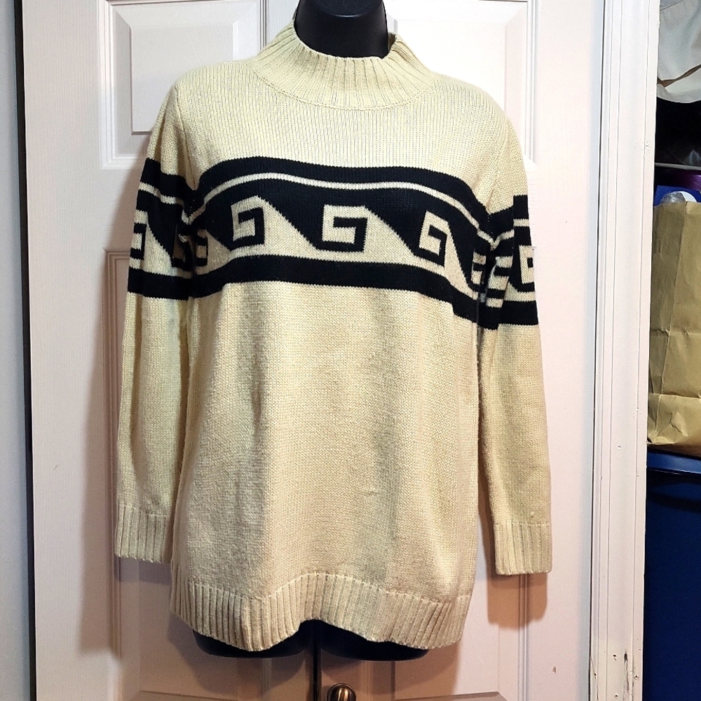 Forever 21 Aztecish Print Sweater Ivory and Black Size Small